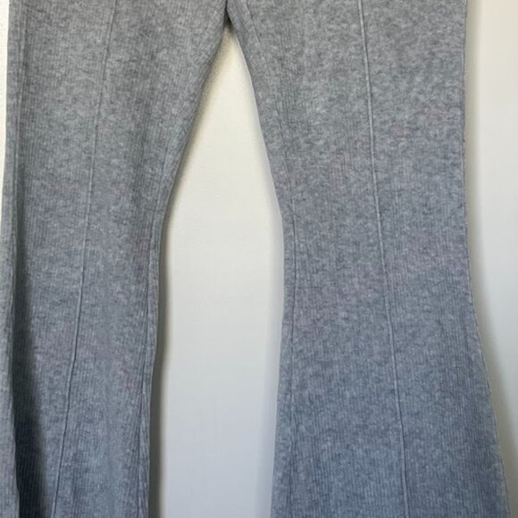 Aerie Gray Ribbed Velour Flare Lounge High Waisted Pants Size Small - Picture 5 of 10